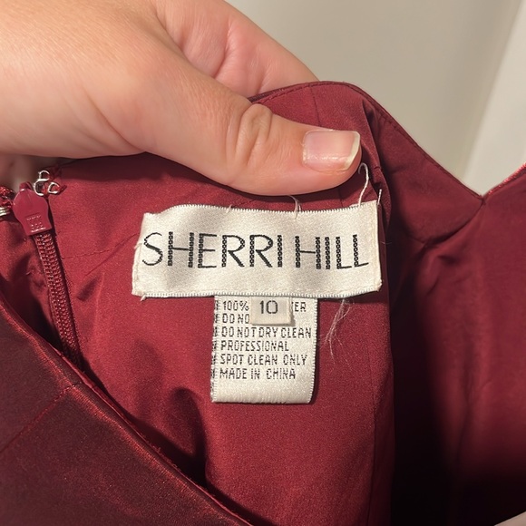 Sherri Hill 53004 Short Halter Neck Sheath Dress in Wine Color Size 10 - Picture 6 of 12